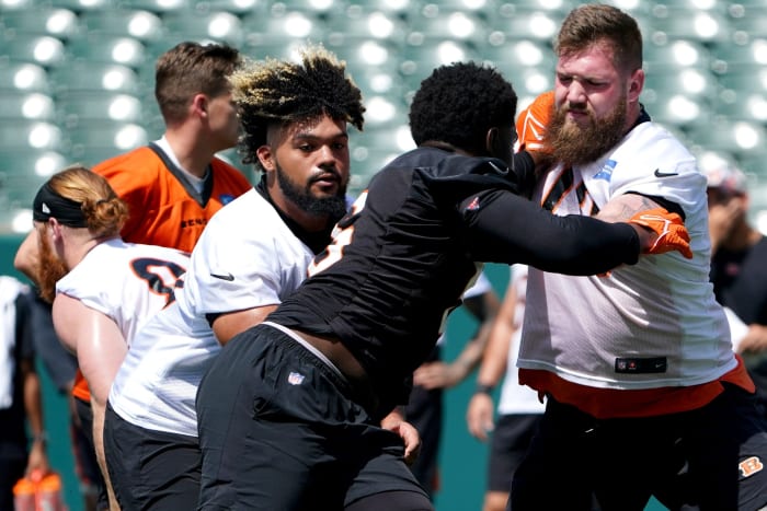 Cincinnati Bengals guard Jackson Carman (79) and Cincinnati Bengals offensive tackle Jonah Williams (73) block during organized team activities practice, Tuesday, June 14, 2022, at Paul Brown Stadium in Cincinnati. Cincinnati Bengals Football Practice June 14 0026